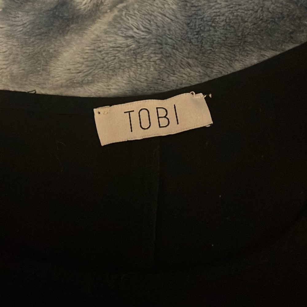 3/4 sleeve black shirt